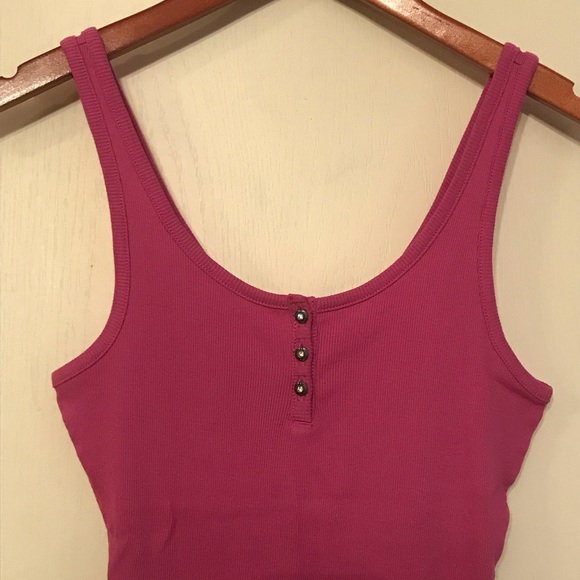 Brand new Guess tank top - Picture 3 of 4